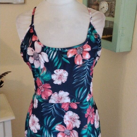 Curlbiuty Soft Knit Maxi Dress - Picture 2 of 10